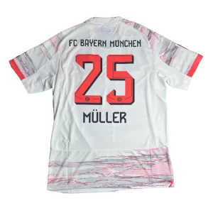 Bayern 2526 Away Muller 25 01