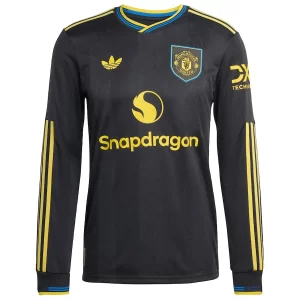 MUFC 2526 3rd AU LS 01