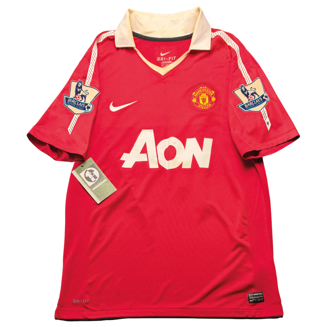 Manchester United 2010/11 Home Shirt - Chicharito #14 Front View